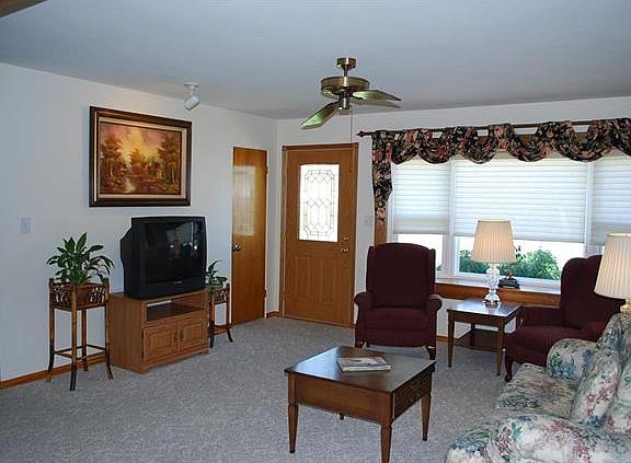 4th image of 39 Mary Dr