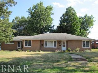307 E Cherry St, Le Roy, IL