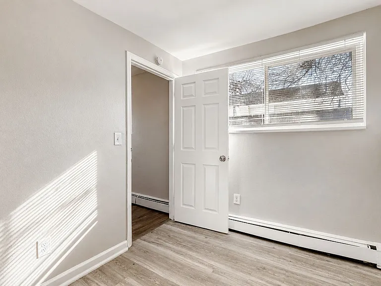 1422 Macon St — Photo 13