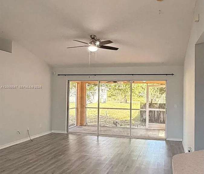 507 Peerless Cir — Photo 4