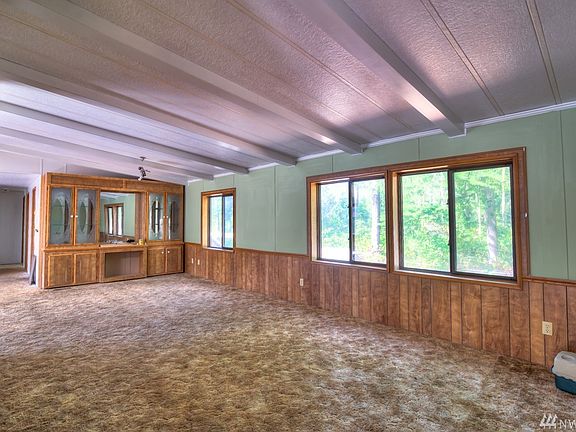 3rd image of 4396 Terrace Dr