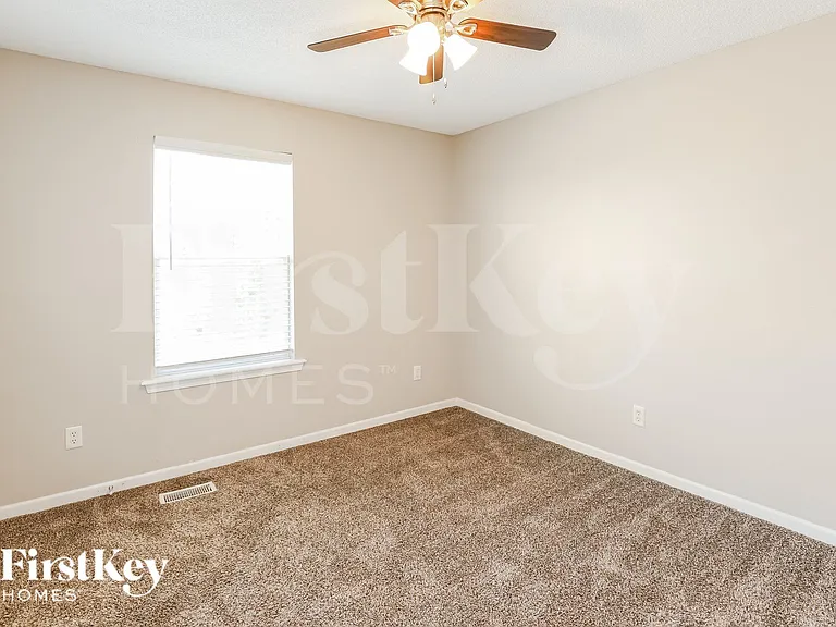 11623 N Windsor Ave — Photo 11