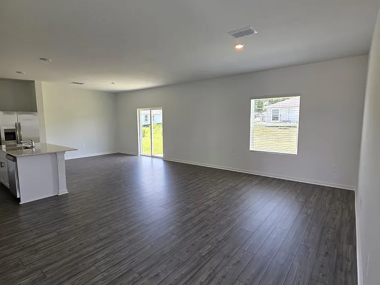 3170 NE 36th Ave — Photo 3