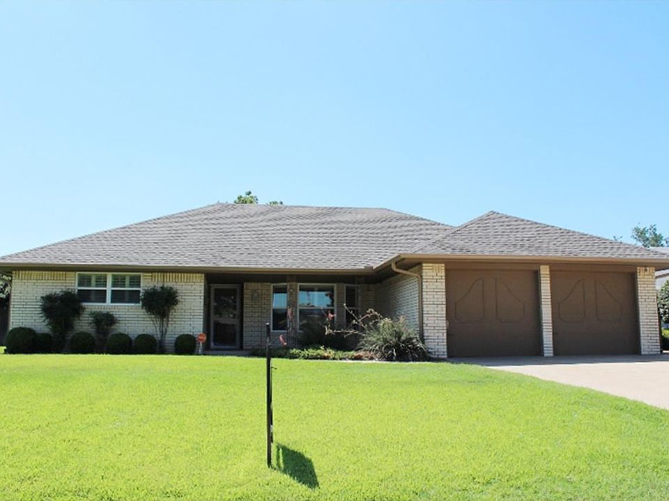 1st image of 306 NW Tanglewood Ln