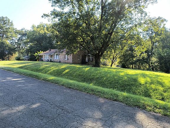 3rd image of 357 Riverside Dr