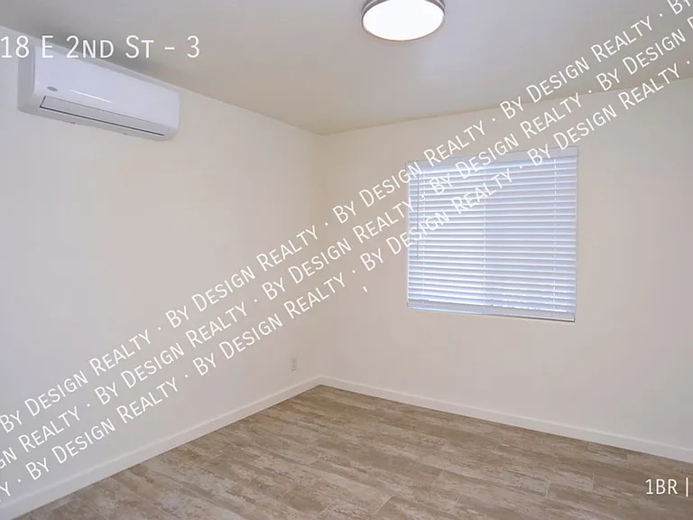 3618 E 2nd St — Photo 16