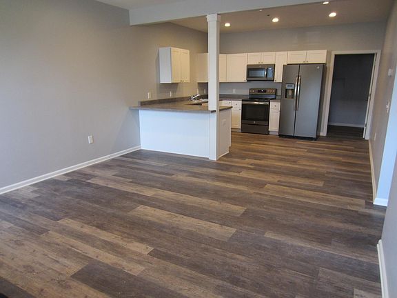3rd image of 610 W Dodson St APT 3