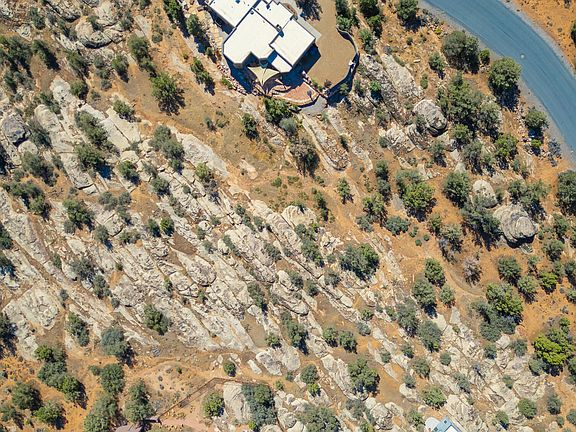 4th image of 656 N Rock Garden Ln