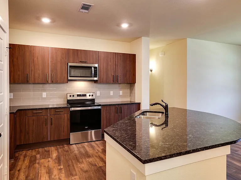648 Blackland Dr — Photo 11