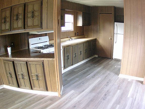 3rd image of 1309 Harmony Dr