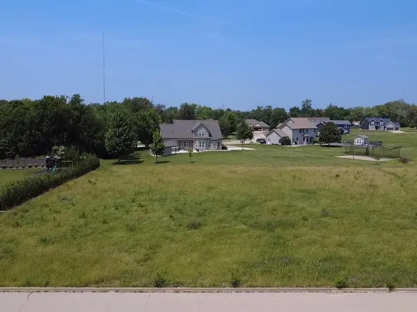 127 Apache Way, Groveland, IL 61535