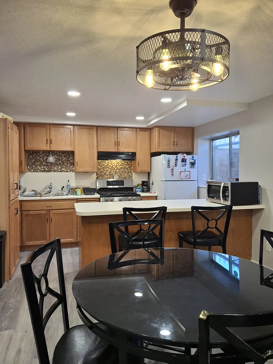 Building Photo - 1757 E Sunrise Park Dr