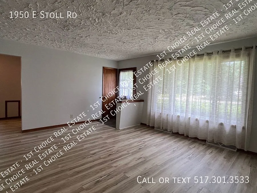 Great 3-Bdr 1-Bth Duplex W/ Garage In Dewitt Twp — Photo 3