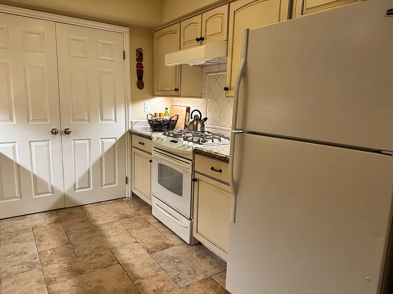 12930 Valleyheart Dr #9 — Photo 15