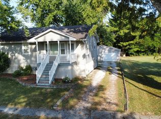 806 N Chicago St, Watseka, IL 60970