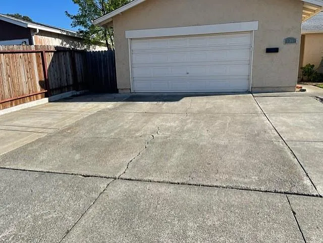 4 bed, 1438 sqft, $2,750 — Photo 2