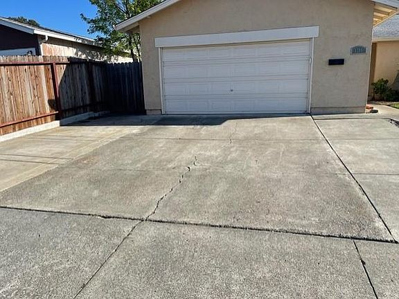 2nd image of 1219 Sanderling Dr