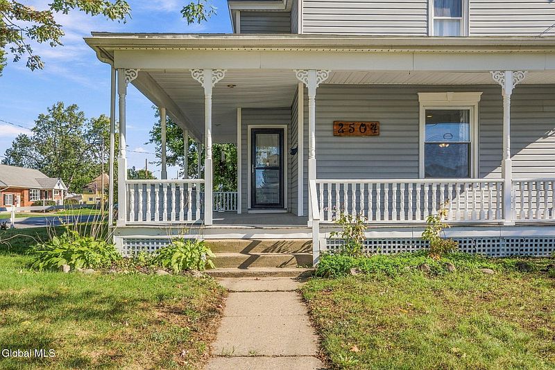 5th image of 2504 Augustine Avenue