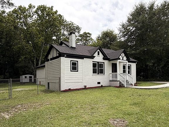 2nd image of 2385 Elm Dr