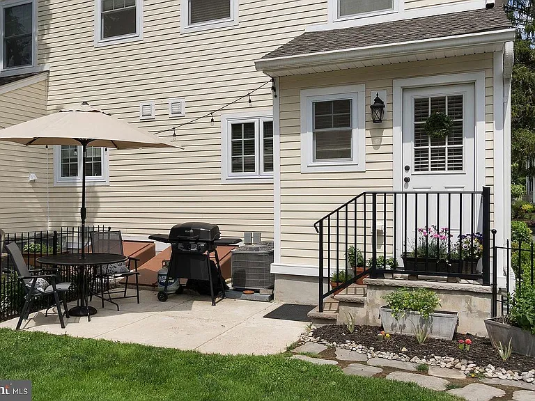 16 Harris Rd — Photo 3