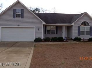 135 McKinley Dr, Raeford, NC 28376