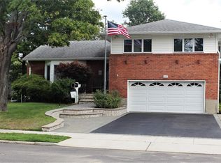 9 Chapin Rd, Farmingdale, NY 11735