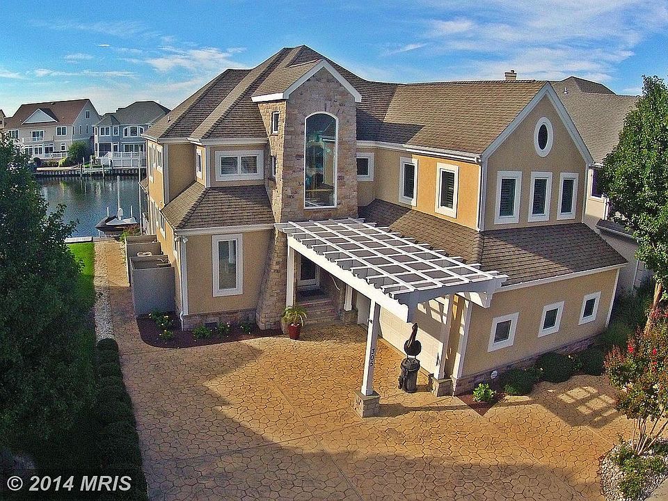 1st image of 305 White Heron Ct