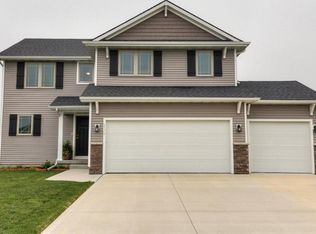 6579 SE Sundancer Swing, Pleasant Hill, IA 50327