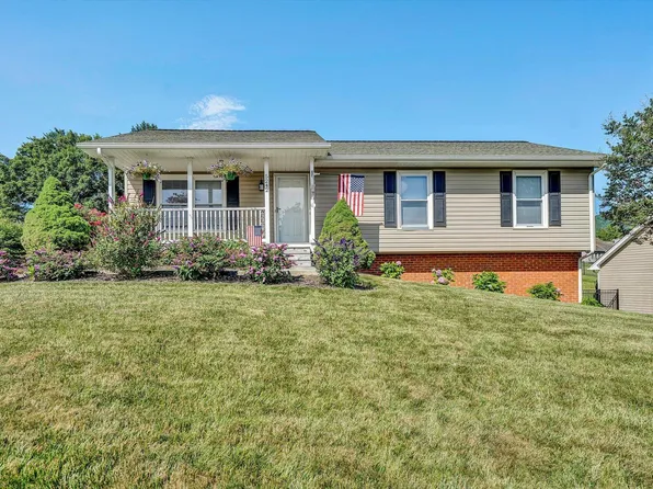 5242 Orchard Hill Dr, Roanoke, VA 24019