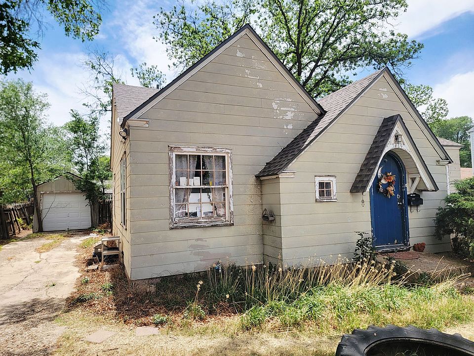 2nd image of 2419 27th St