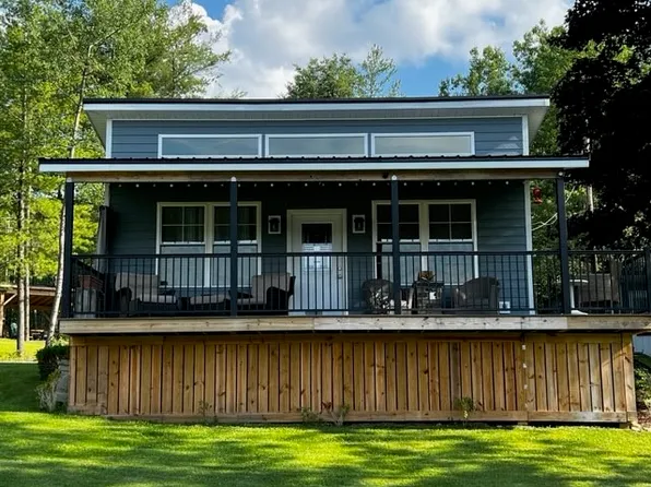25 S Lake Rd, Montrose, PA 18801