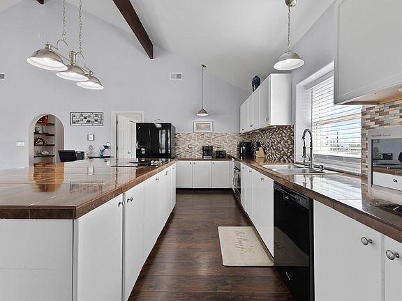 5th image of 3902 3rd St