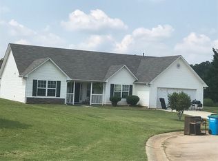 67 Manor Ct, Commerce, GA 30529