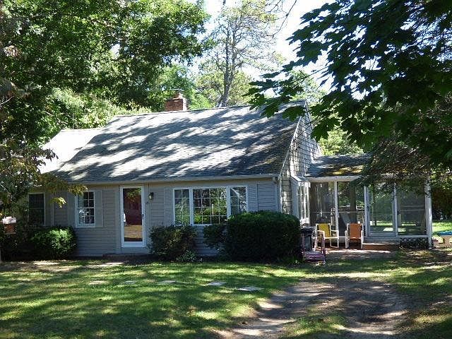 1st image of 15 Arbutus Avenue