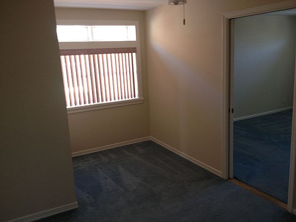 4th image of 1521 Robertson Pl
