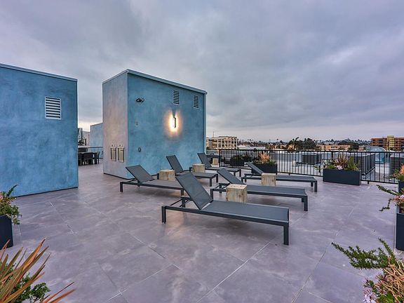 2nd image of 900 Wilcox Ave #102
