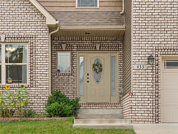 4th image of 433 Crestwicke Ct