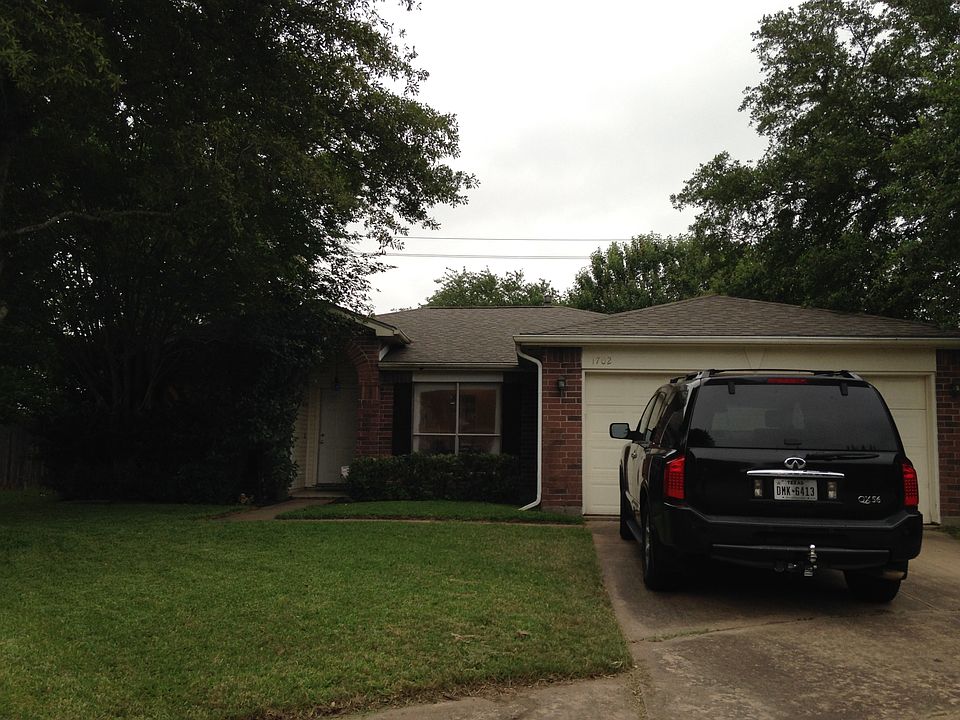 1st image of 1702 Oak Valley Dr