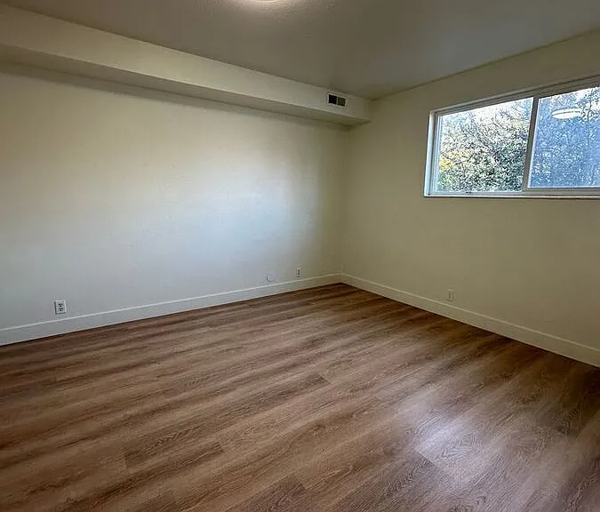 768 N Redwood Rd #12 — Photo 21