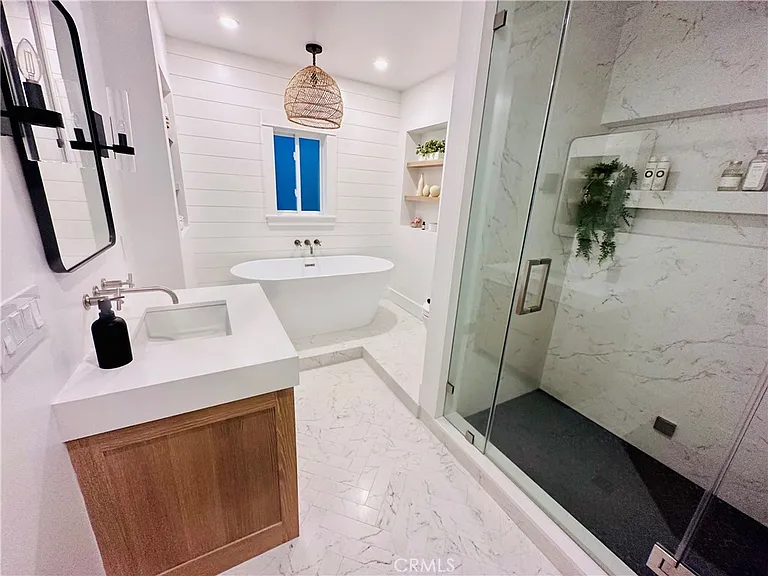 611 Avenue C — Photo 14