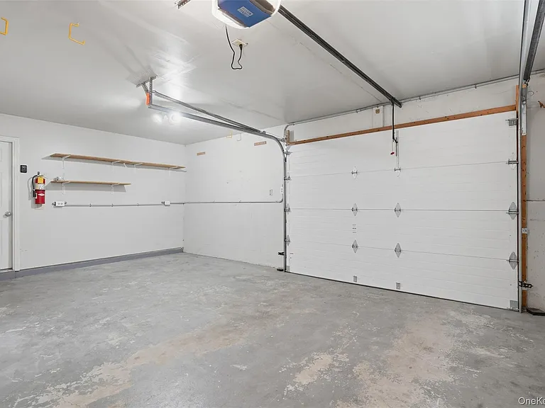 17 Watkins Dr — Photo 38