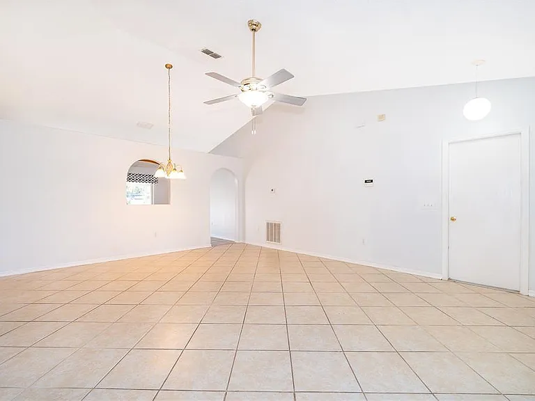 611 Baldwin Dr — Photo 3