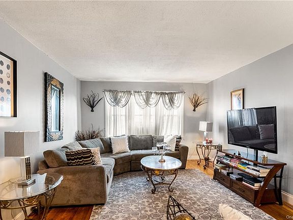 2nd image of 604 Tompkins Ave #16D