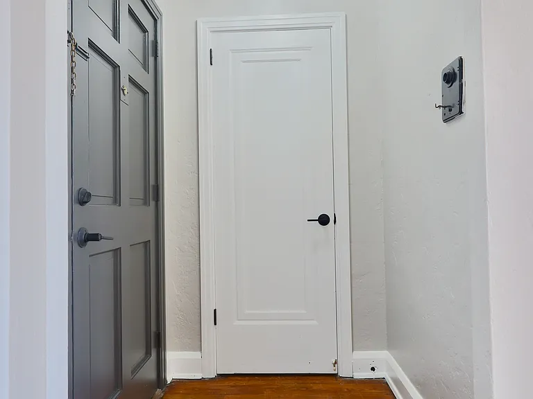 Apartments On Academy — Photo 13