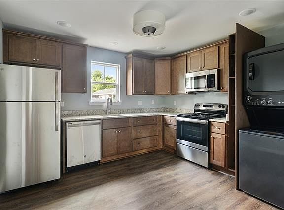 5th image of 4423 Camel St #D