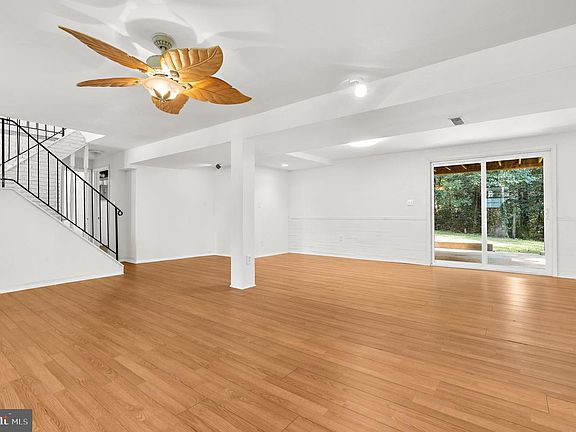 5th image of 785 Rolling View Dr