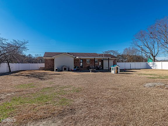 2nd image of 3007 McLain St