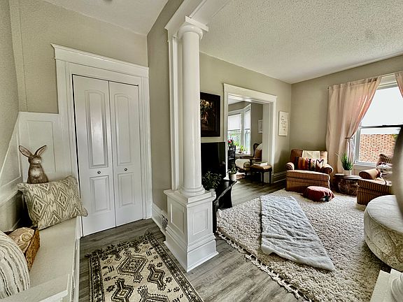 3rd image of 4208 Holly St