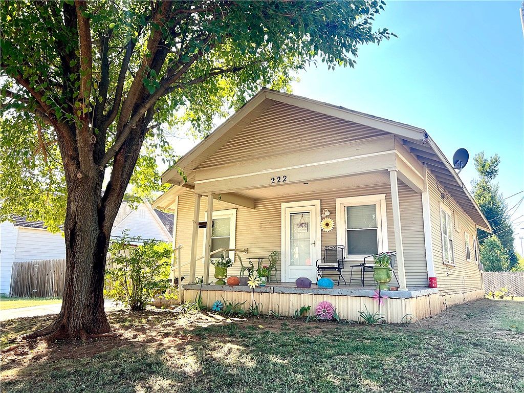 222 S 11th St, Chickasha, OK 73018 Zillow