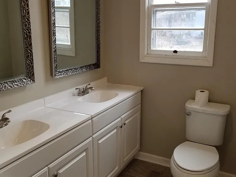 915 Stewart Ave — Photo 12